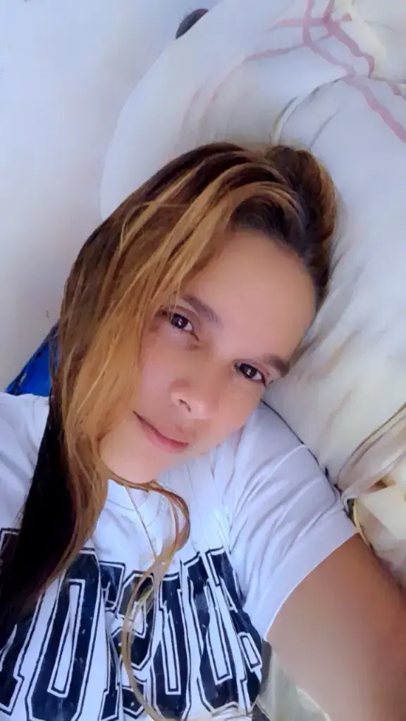 Día a día le doy gracias a mi Dios por permitirme estar viva seguir por mi familia seguir adelante  seguir batallando seguir en la lucha dando gloria a Dios por todo 🙏🏼🙏🏼🙏🏼🙏🏼 amén.amen 