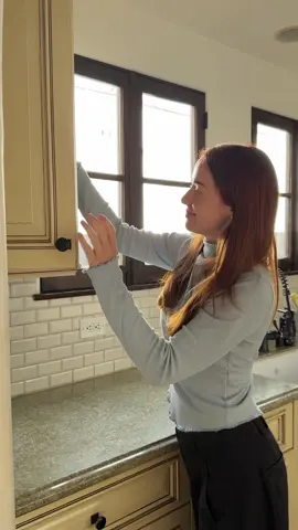 I finally found a vitamin my kids actually enjoy. Hiya Kids Daily Multivitamin is basically candy disguised as a supplement with 15+ essential vitamins and minerals and no added sugar, no gummies, and no artificial junk. My kids take it without a fight and I feel good knowing they’re getting what they need ❤️