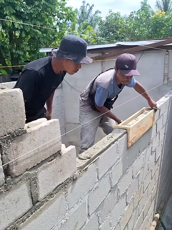 Expert Workers Build Strong 💪🏗️ #expertworkers #sharpminds #efficiency 