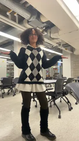 me doing this dance in the library before my exam #dance #dancing #fyp #teto #vocaloid 