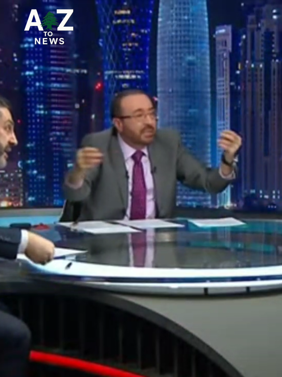 مقطع من كلاسيكو الأرض السياسي بين  فادي بوديه ورامي نعيم داخل الاستوديو #AtoZNews #لبنان 