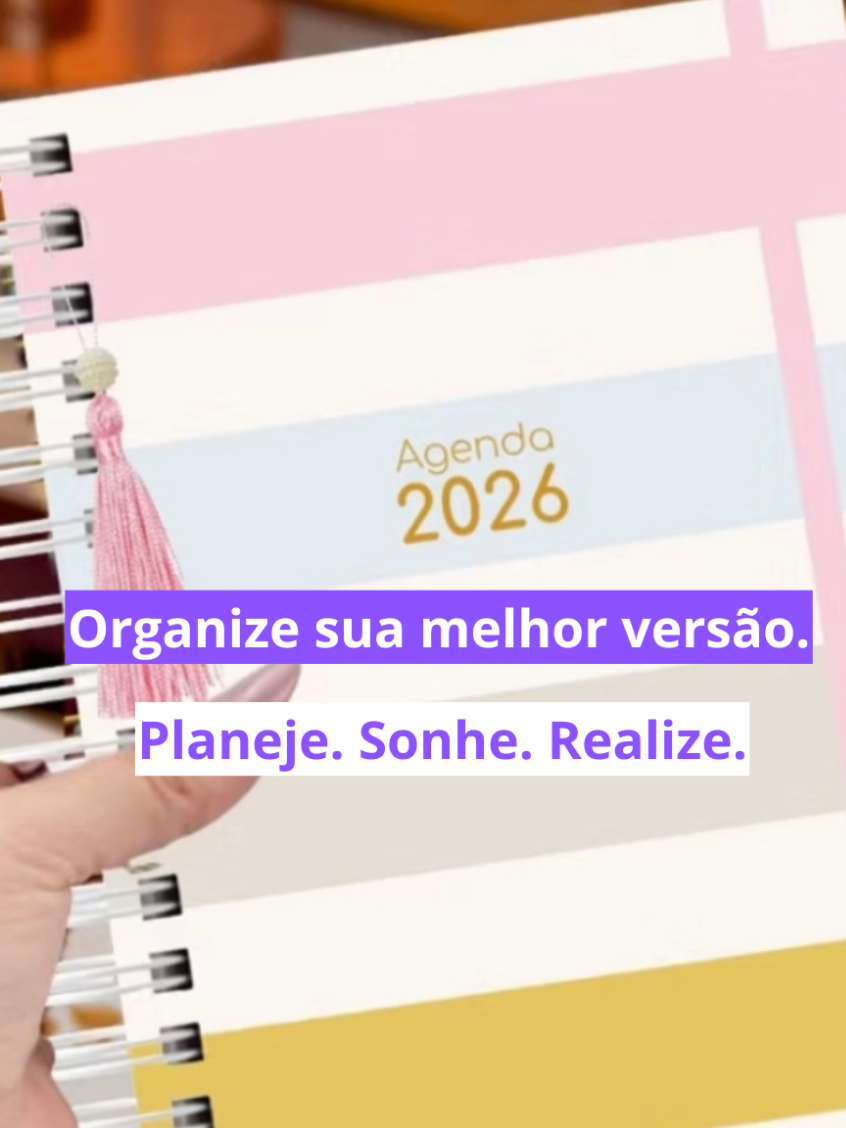 ✨ A Agenda QUE TODO MUNDO QUER pra 2026! ✨ Organize seu ano com estilo! Capas lindas, personalizada e perfeita pra rotina! 💖 Quer o link? Comenta “EU QUERO!” que eu te mando! 🔥👇 #Agenda2026 #Personalizada #TikTokMadeMeBuyIt #Achadinhos #ViralTikTok