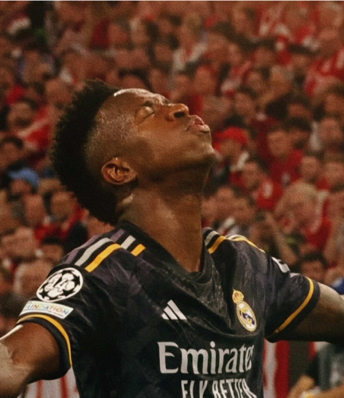 stay vini….                                                      #vinijr #realmadrid #halamadrid #futbol #viral 