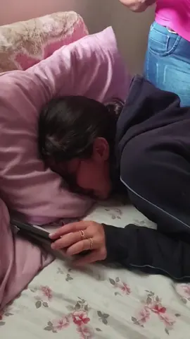 #heliolaianey será que a mulher tá grávida @Nilda Francisca @Laiany Naiara Duarte @Herivanda. @Edilene batiss @SOUZA da paz 🇧🇷🇵🇹 