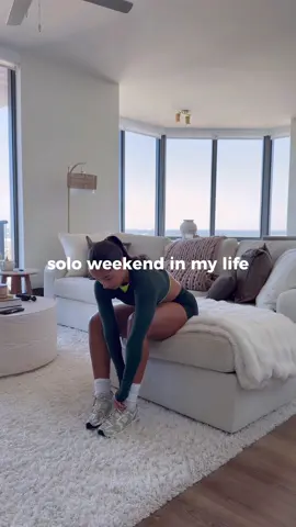 After a restful weekend, we’re ready to get back to it !! With the holidays coming up motivation can be a bit low but we’re pushing through this winter arc 🔐 wearing @Oner Active code Brenda to save  morning supps as always is @Promix Nutrition debloat code Brenda to save 🥤 #Vlog #diml #dimlvlog