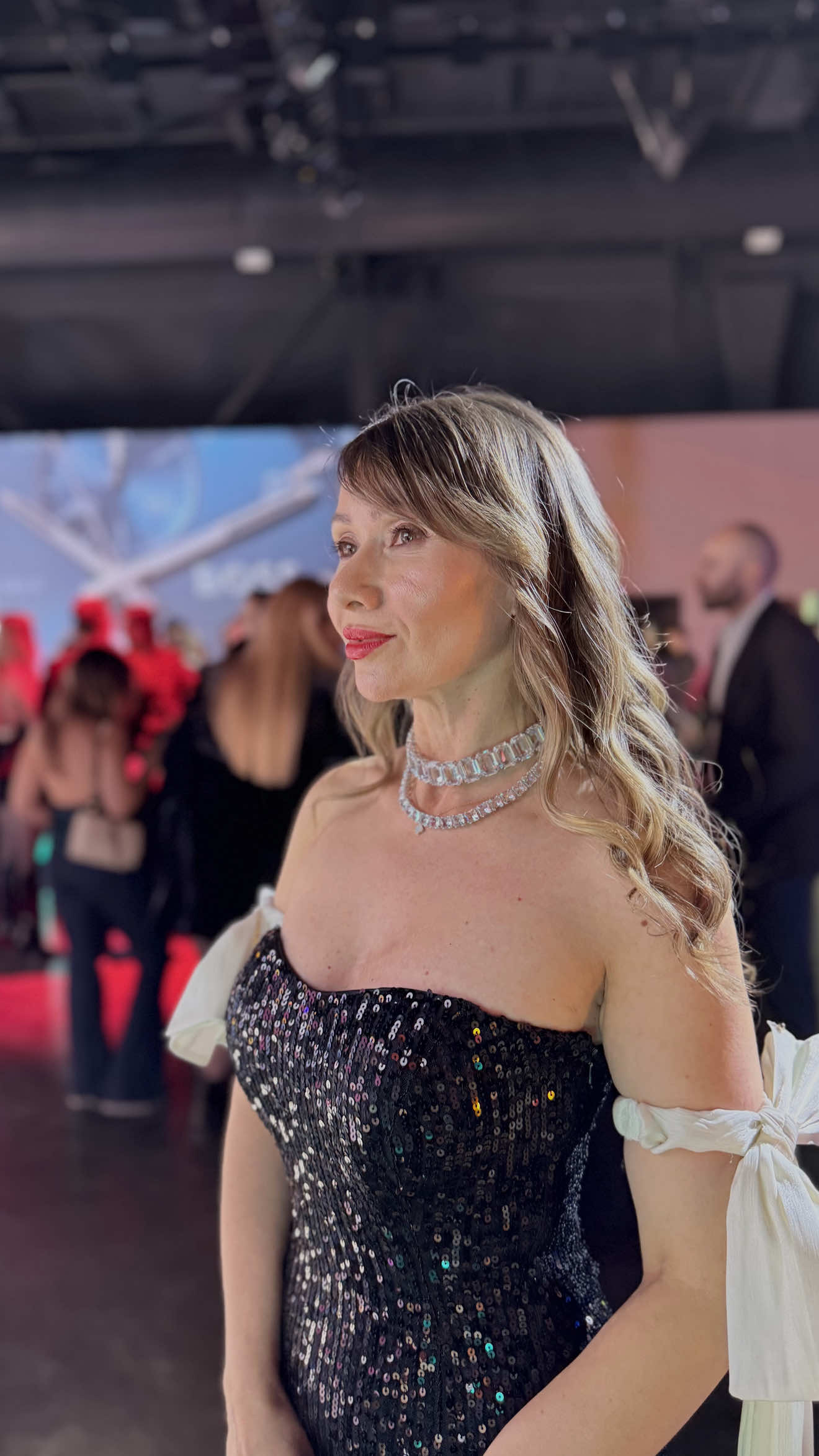 A glamorous night wrapped in sparkle.  ✨💎 @Splend'or Romania  #SplendorEvent #EveningGlam