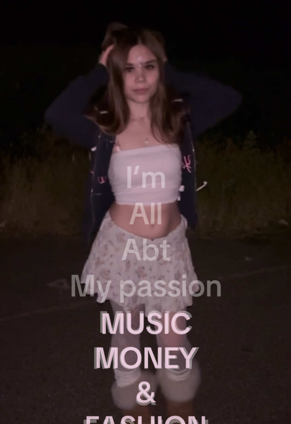 Music💰and fashionnn😚 I love this trend sm I hadddd to do it w this vid from Octoberrrr ahhh