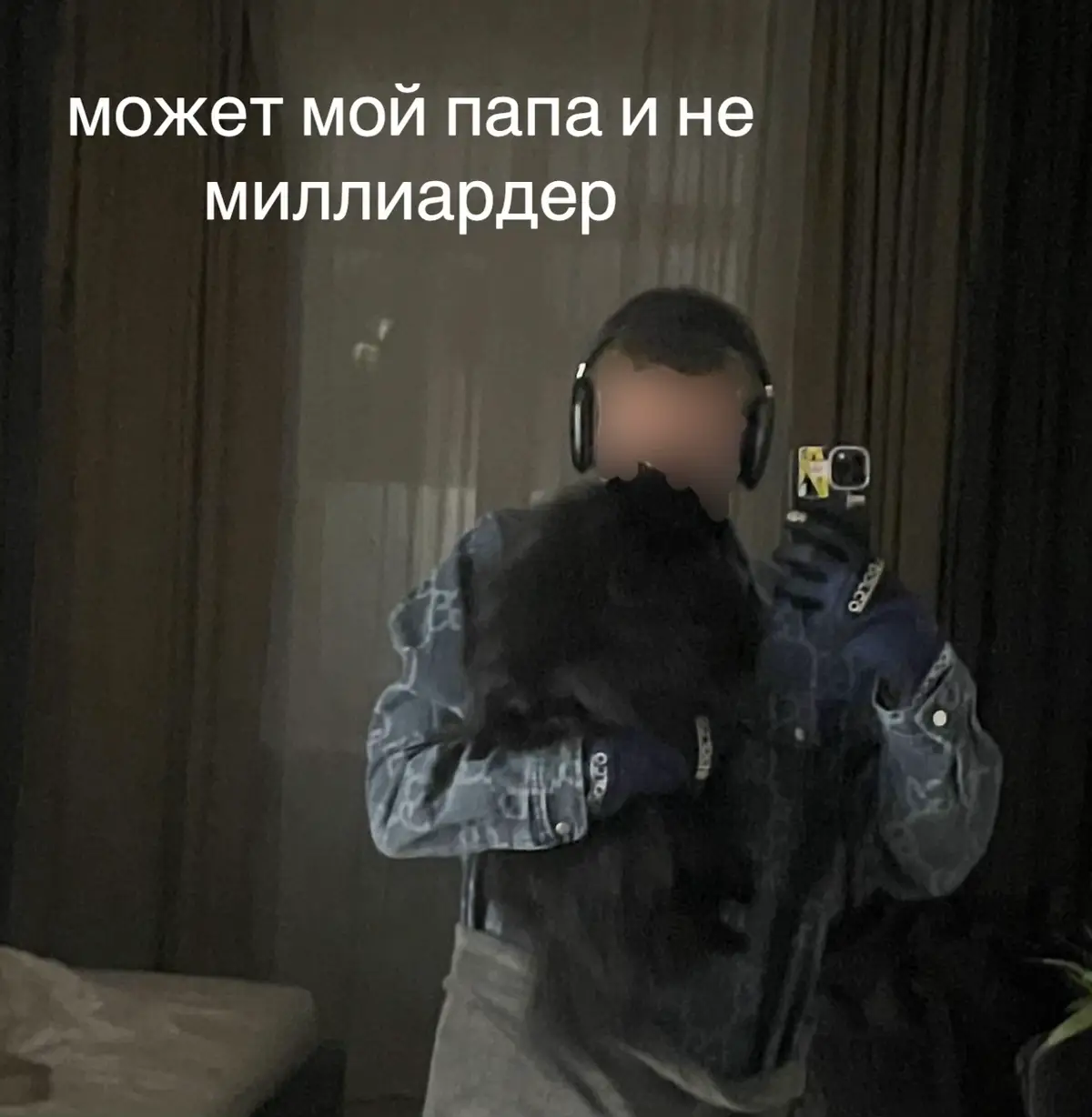 Вот красивый и трогательный текст: Папа — самый лучший и самый главный человек на свете для меня. Он всегда рядом, даже когда далеко; всегда поддержит, подскажет, защитит. Его сила даёт уверенность, его слова — мудрость, его любовь — опора, которая согревает в любой момент. Я бесконечно благодарен(на) за всё, что он делает, и горжусь тем, что могу называть его своим папой. #папа 