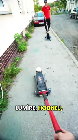 Typické venčení psů 🤣🤣 Hobby hevering?😂 #mechaniclife #jokes #sranda #autohumor #garagelife 