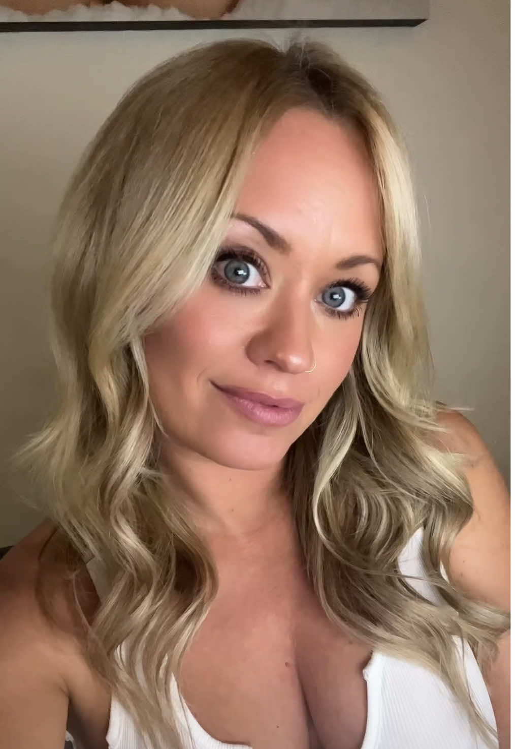 What's your favorite Thanksgiving side? #beauty #blonde #glam #blueeyes #makeup 