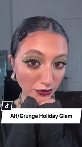 part 2 of my alt/grunge holiday glam, let me know if you want more of these 🫶  products  @MOB Beauty cream eye M156 @RCMA Makeup no color powder  @ColourPop Cosmetics crème gel liner 'joyride' @Half Magic by Donni Davy magic flik eyeliner + glitter puck 'cyber diamond'  @essence.cosmetics lash princess mascara  @Makeup Revolution wrap lash mascara on bottom lashes  @Kaleidos Makeup astro blade face gems + dark matter lip liner  @meltcosmetics x welcome to derry 'pennywise' lipstick 