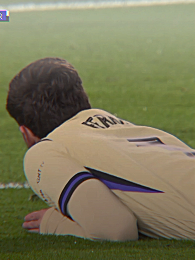 Ferran depan gawang loh cik😹//. #ferrantorres #barcelona #ucl #fypシ 