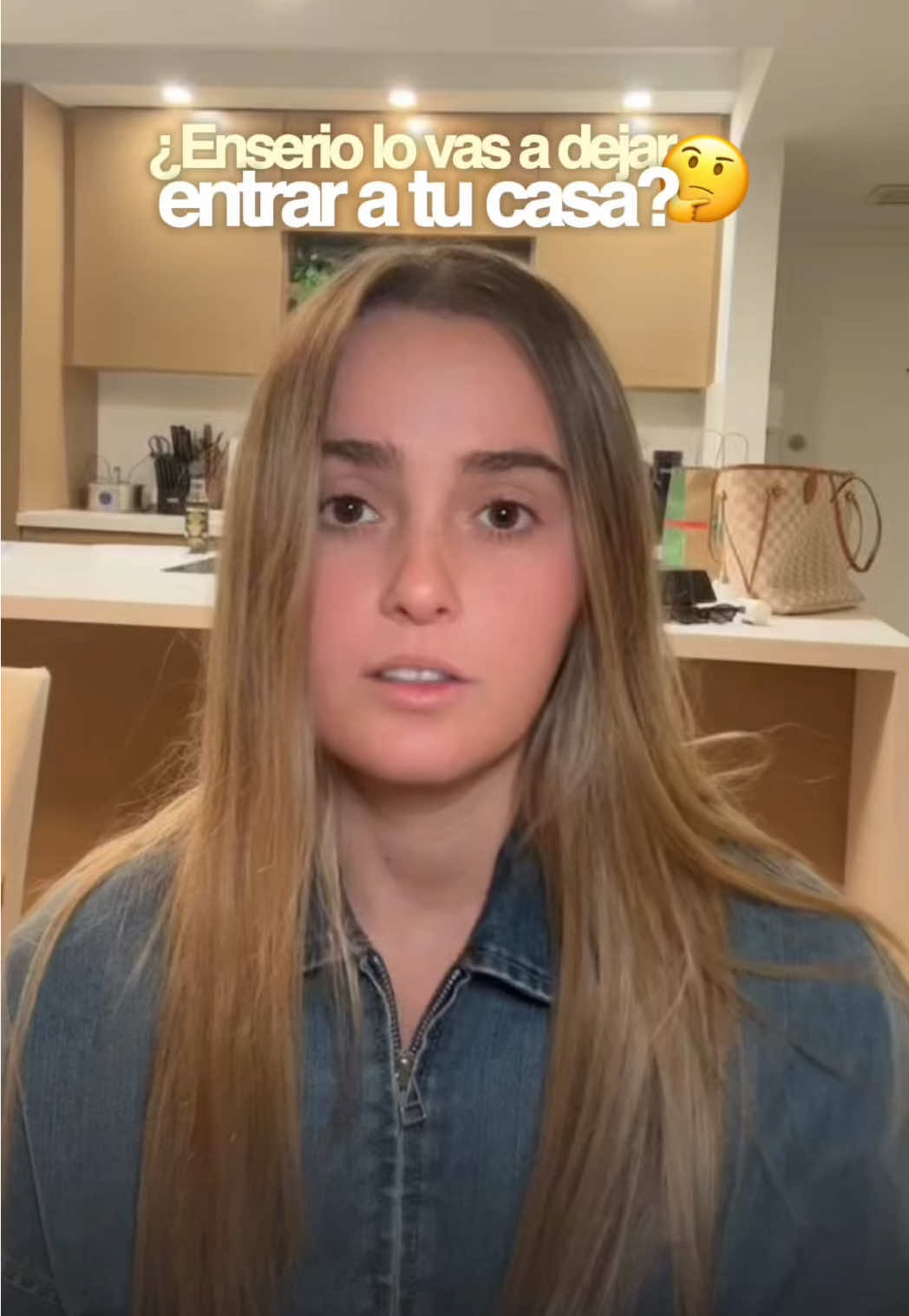 ¿Enserio lo vas a dejar entrar!? 👀 Cuando no pones límites, cualquier gesto parece cariño. Cuando no tienes claridad, cualquier historia parece “la correcta”. Y cuando no tienes amor propio… cualquier persona parece suficiente. Pero la verdad es esta: el problema no fue quién llegó… fue que tu vacío les dio permiso de entrar. Y lo más poderoso es que eso también significa que tú puedes cambiarlo. Cuando te llenas de amor propio, de conciencia, de paz… ya no recibes cualquier cosa. Eliges mejor. Filtras mejor. Cuidas tu energía. Y tu vida empieza a verse diferente.