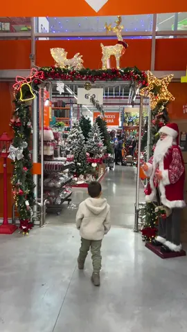 ✨ Am intrat la Dedeman și am nimerit direct în mijlocul MAGIEI de Crăciun! 🎄💫 Inspirație peste tot, decorațiuni superbe și multă bucurie! ❤️ @DEDEMAN #DecoratiuniCraciun #MagiaSarbatorilor #InspirațieDeCrăciun #CraciunInFamilie  #CapCut 