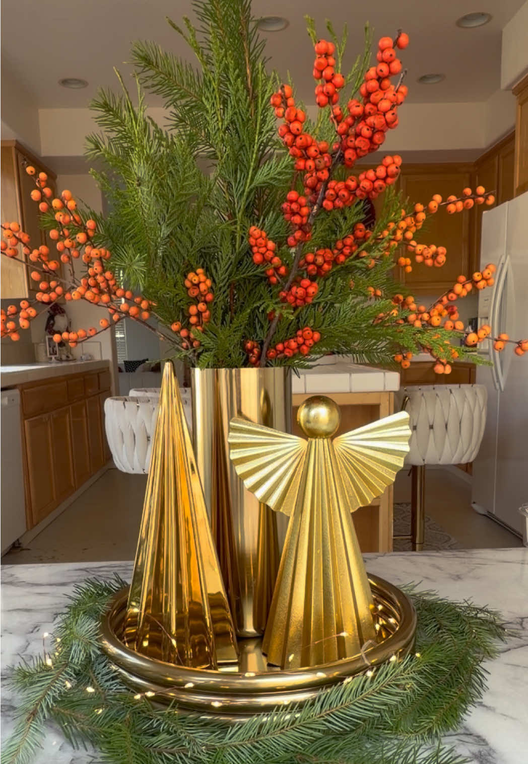 Holiday centerpiece idea for you 💛 