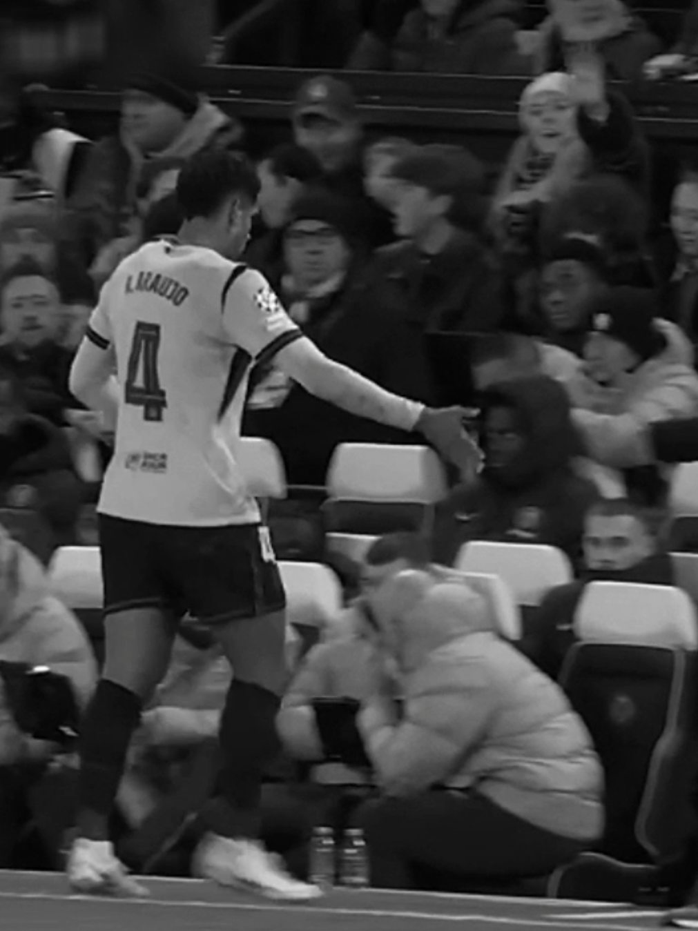 اراوخو؟!  #اراوخو #araujo #barcelona #football #foryou 