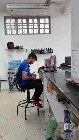 Meu amigo aqui do serviço ele é especial gente 😛😝 Mano buxada🙅🏻 #zoeira  #trabalho  #fyppppppppppppppppppppppp  #viralvideo 