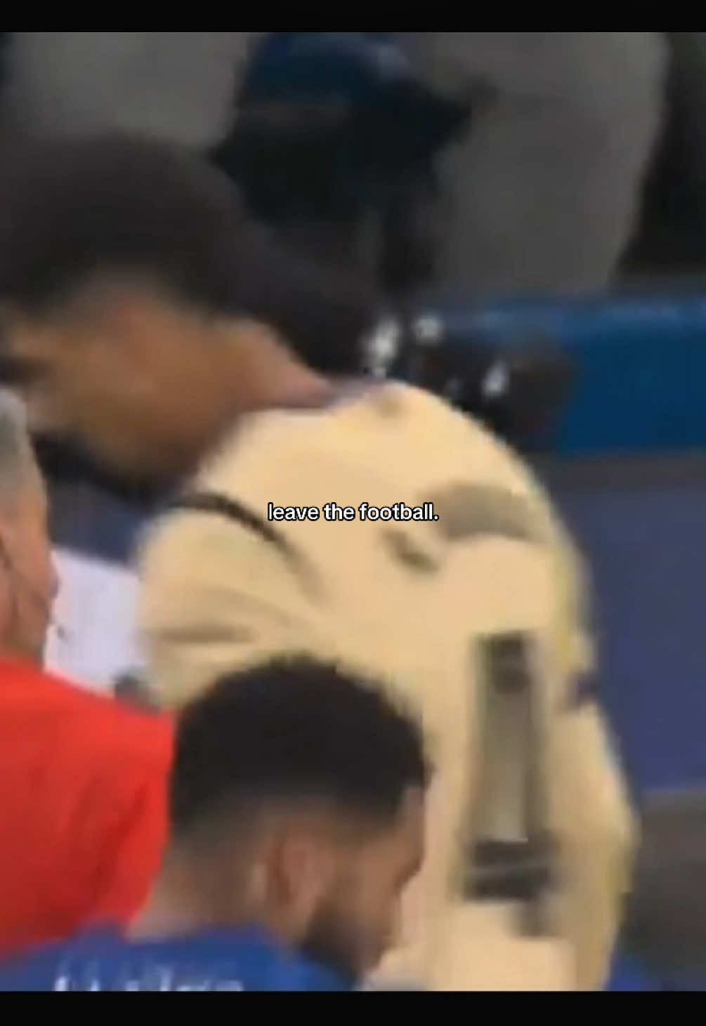 Araujo vs. Chelsea.  #araujo #ronaldaraujo #chelsea #redcard #psg 