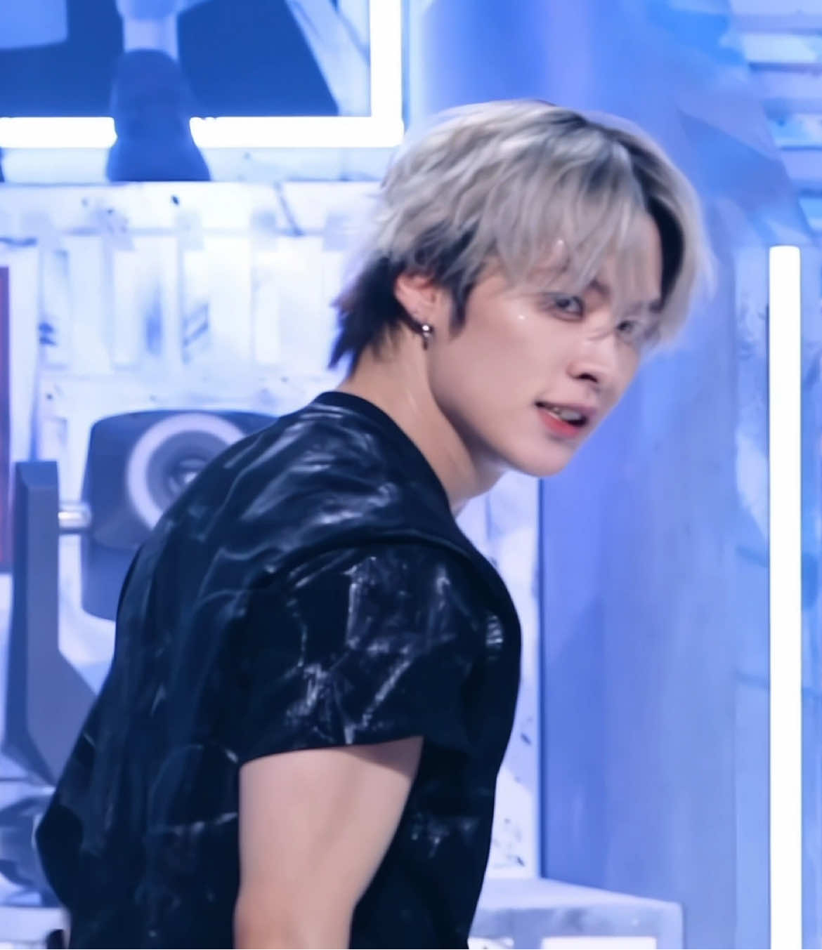 LEE KNOW DO IT ERA #leeknow #straykids #leeminho 