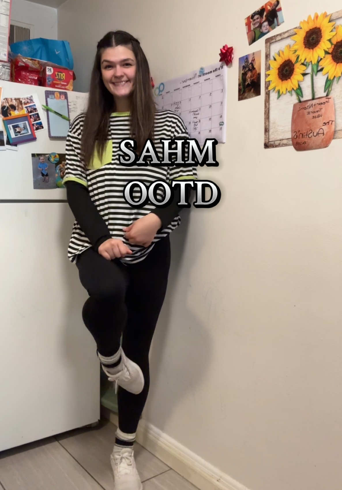 Happy Tuesday, this day feels so long 🤣 we’re off on our 10th activity of the day: DAILY WALK #OOTD #sahmootd #casualoutfits #comfyclothes #halaraleggings 