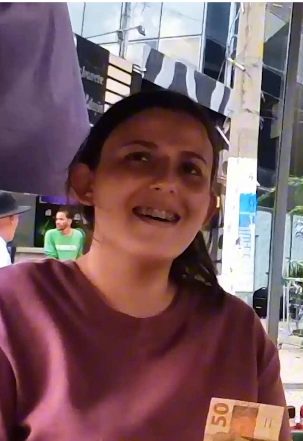 Paguei 200x mais caro de propósito 😉 #johnleitao #amor #humor #dinheiro #emoção 