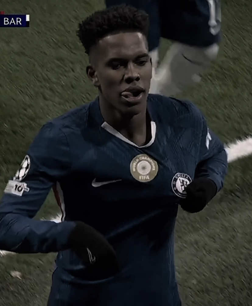Golaçouu do Estevão 😮#estevão #chelsea #bacelona #championsleague 