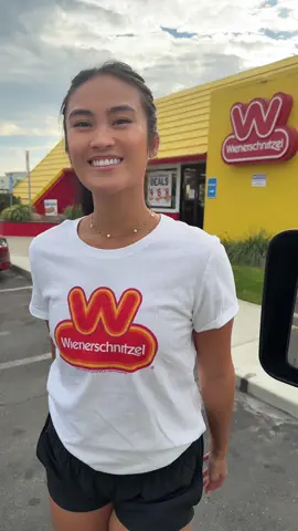 Oops not here 🙈🍔#wiener #wienerdog 