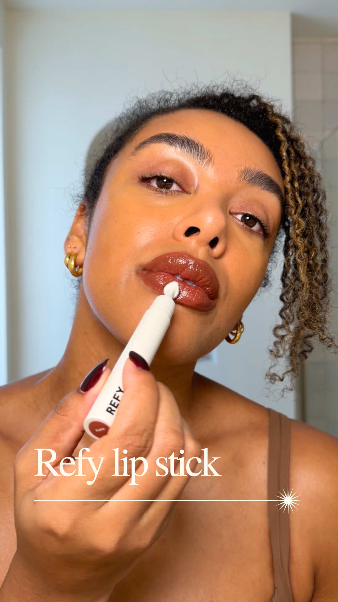 I blame @HOODO for this @REFY lipstick purchase but I don’t mind 🤣 #refybeauty #refy #lipswatch 