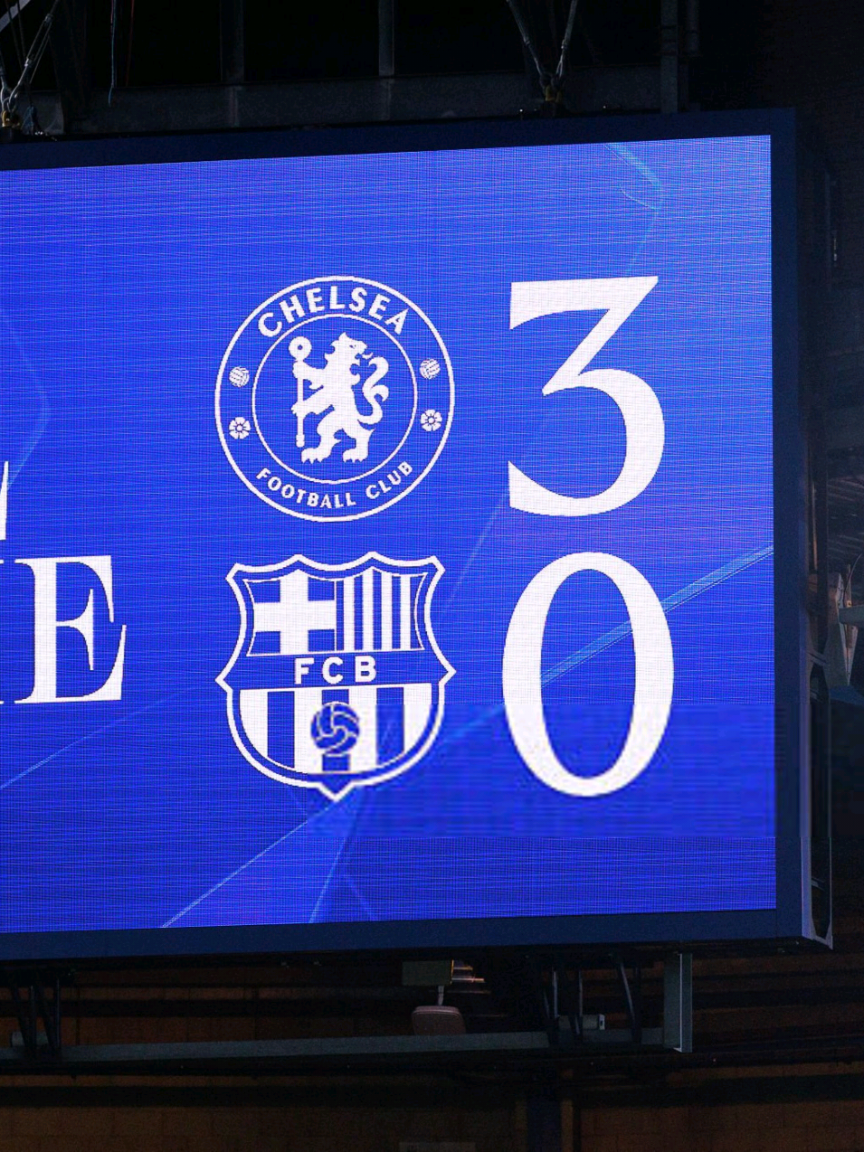 Untung di bantu wasit, kalau gak udah 6 kosong tu kebantai hahaha#chelsea #barcelona #londonisblue #stamfordbridge 