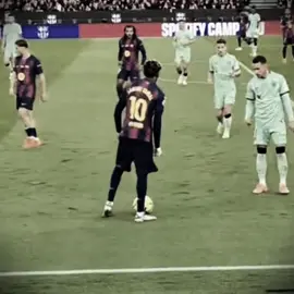 Bro really adjusted his pants 😭 #yamal #football #ucl #barcelona #chelsea 