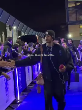 yamal cooking cucurella ☠️ #yamal #barcelona #spain #cucurella #football 