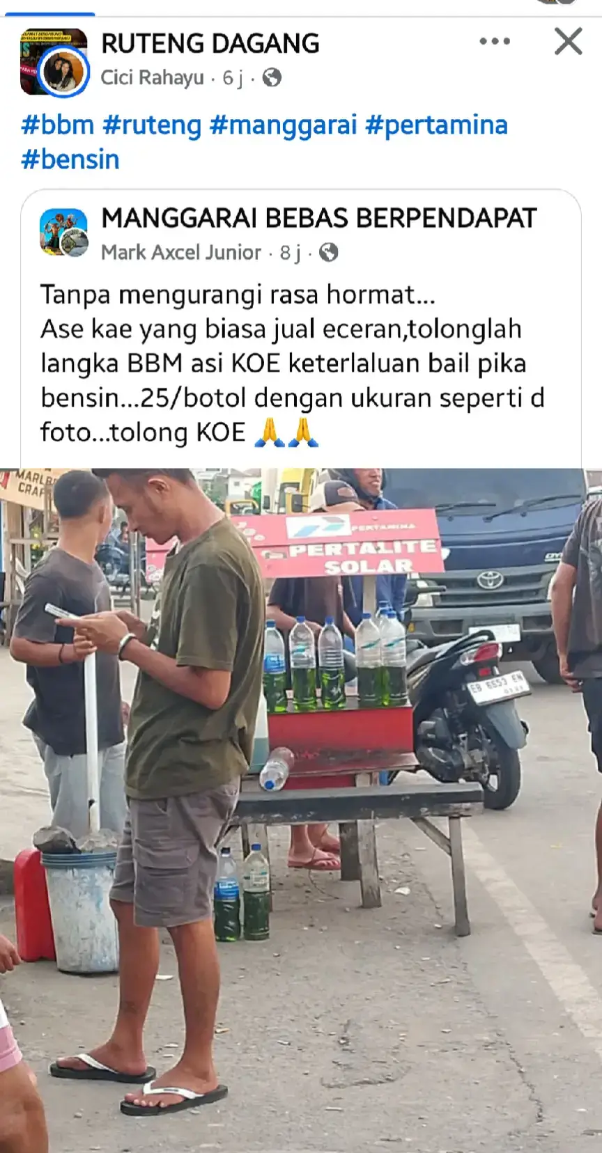 Kurang lebih sudah 2 minggu BBM Langka di Kab. Manggarai Flores NTT, Para Penjual BBM Eceran menaikan harga BBM menjadi 25ribu/botol (botol seperti tampak pada gambar)  1. Mohon Pemerintah Kab. Manggarai Flores NTT jangan hanya diam melihat hal ini. 2. Mohon Polres Manggarai menyelidiki peyebab kelangkaan BBM ini 3. Masyarakat Manggarai yang lagi antri wajib bersuara jangan betah dengan keadaan seperti ini #rutenginfo #manggarai