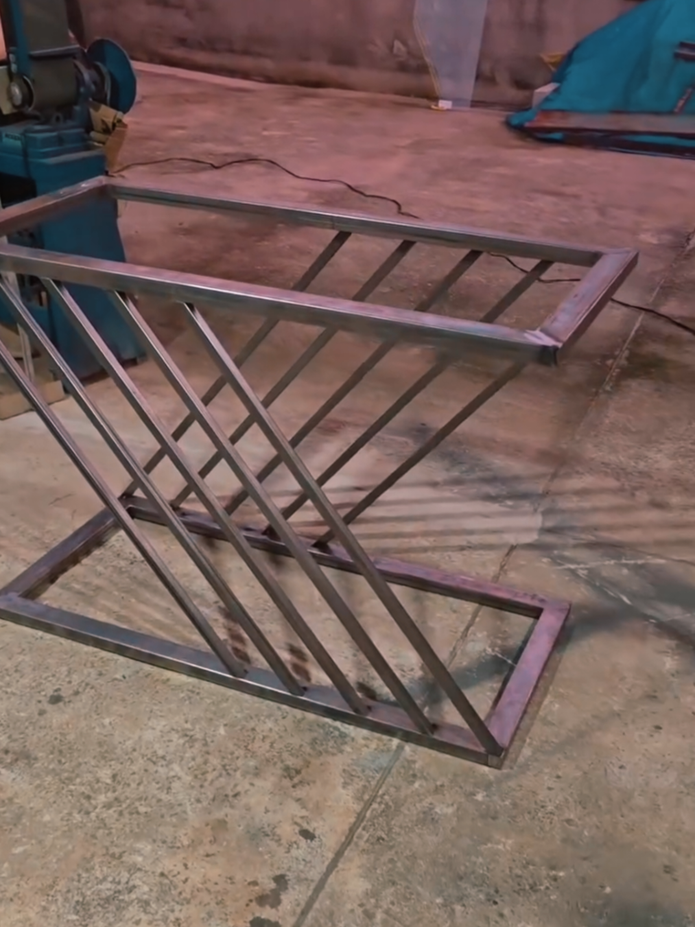 Cliente pediu simples, entregamos extraordinário🙅‍♂️ #serralheria #moveisindustriais #metalon #arquiteturaindustrial #decorindustrial