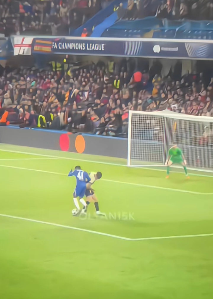 ESTEVAO 🥵🔥 #estevao #chelsea #fcbarcelona #footballtiktok #fyp 