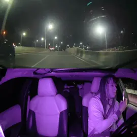 Passando no viaduto do Martedei, vivi a terceira vez em que Deus me usa para impedir alguém de tirar a própria vida. Encontrei um rapaz em desespero, pronto a desistir. Parei, conversei, acolhi... e consegui trazer ele pra longe daquela decisão. Ele está sem trabalho, passando por muita dificuldade. É barman, pizzaiolo, garçom e trabalha com salgados, e o que ele mais pediu foi uma chance de recomeçar. Se alguém tiver uma oportunidade pra ele, qualquer porta que se abra pode salvar uma vida. Vamos mostrar que ainda existe humanidade.