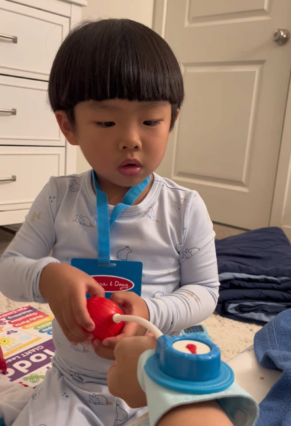 Back at the doctor’s office because I hurt my hand and this doctor fixed my foot last time. He is a very fast and busy doctor so no shots and he didn’t cut my fingers this time 😆 #pretendplay #toddlersoftiktok #doctor #fyp 