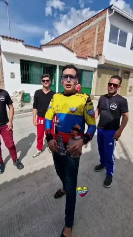 Enseñando a bailar carranga @LosChacaritos de Venezuela compartiendo nuestras cultura la unión de dos países através de la música. #carranga #venezuela #pregonero  #baile #lacarrangaestademoda   