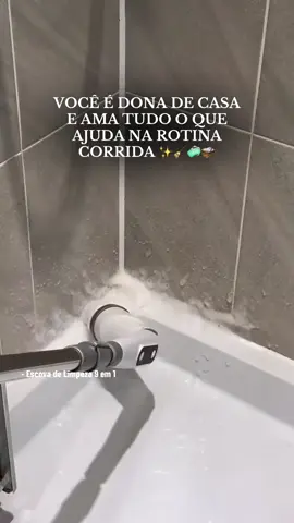 Esforço mínimo na cozinha! 🧹🧼 - Essa escova entrou NA BLACK DA SHOPEE, L1nk na bio! 🌟 #limpeza #donadecasa #shopee #blackfriday #escovalimpadora 