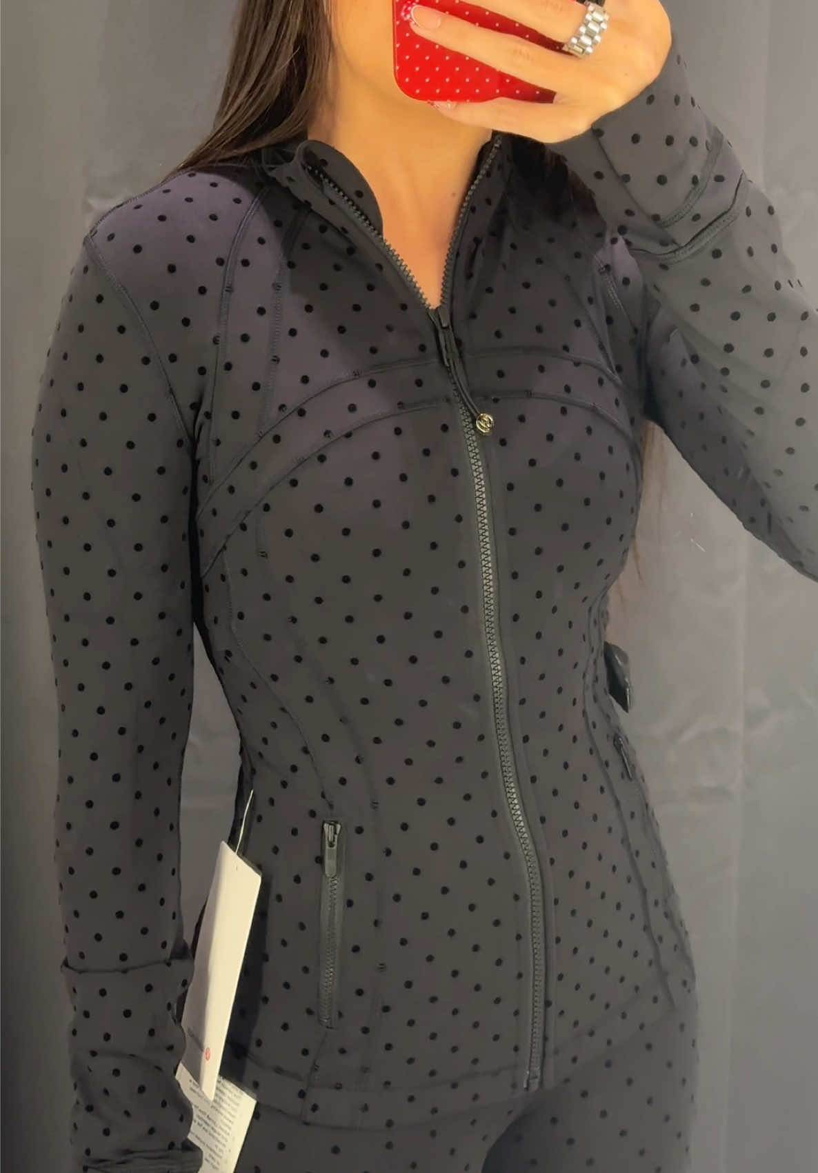 Polka flock 🖤🍋 @lululemon #lululemon #polkadots #set #tryon 