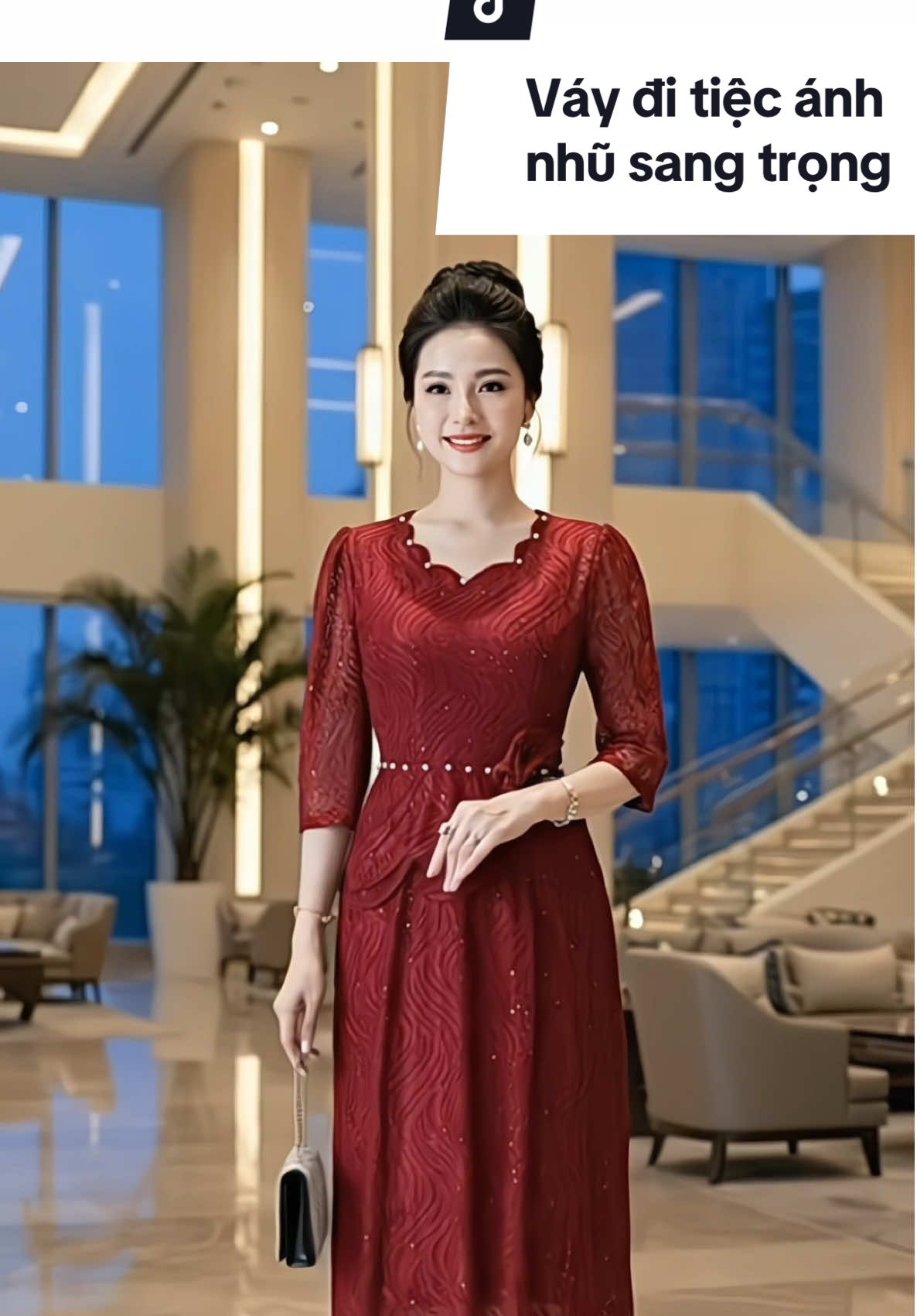 Bộ váy này phải gọi là xuất sắc. Đẹp cả đồ, đẹp cả giá ạ #giupchiphoido #damtrungnien 