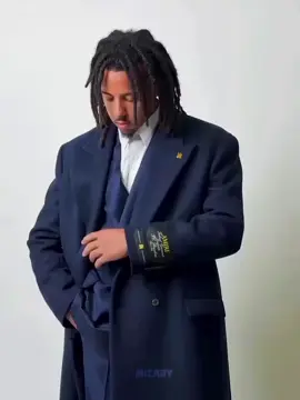 Alejandro Garnacho took Koundé's jacket.#chelsea#barcelona #kounde🫤