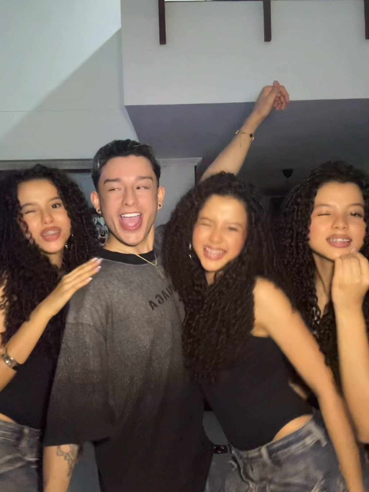 Adivina cuál es Dascha🌝🖤! #fypシ゚ 