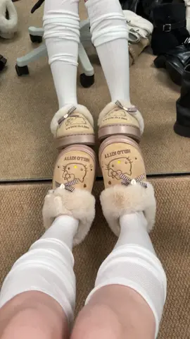 Sục lông Hello Kitty đế siêu nhẹ đơiiiii #xuhuong #suclong 