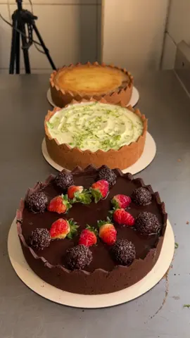 ✨¡ÚNETE A 4 CLASES GRATUITAS DE REPOSTERÍA Y PASTELERÍA EN EL LINK DE MI PERFIL! 🍰