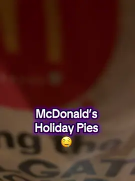 It’s timeeeeee #mcdonalds #holidaypie 