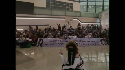 sayang akhirnya aku bisa lihat kamu, 😭🙏 #LipomsIndonesia #Eshteryu #WelcometoIndonesiaEstherYu  #suppport #nguthuhan 