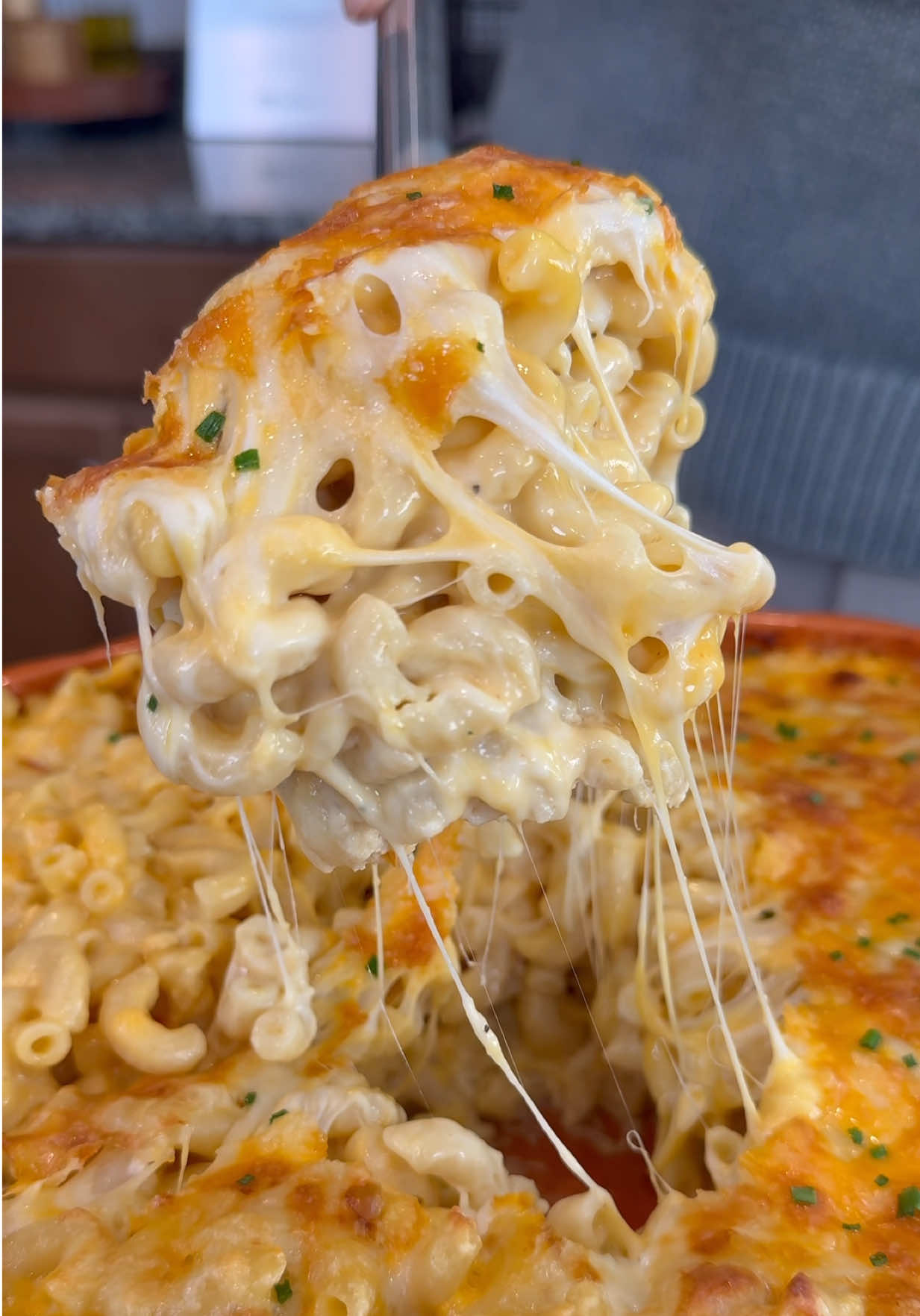 Replying to @✨Taylor Twinkles✨ I got you. This Mac and cheese method is no fail, try it out! #macaroniandcheese #cheesepull #onestopchop 