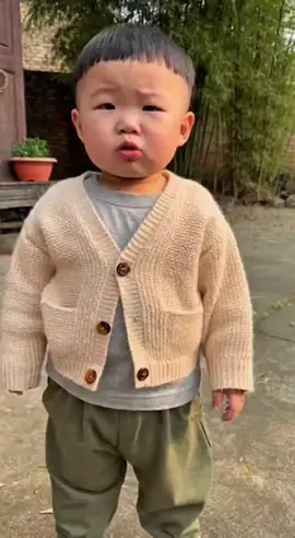 Chưa biết ai hơn ai đâu #vochong #embedethuong #haihuoc #giadinh #videohaihuoc 