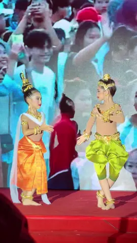 cute #☺️☺️☺️ #💕💕💕 #របាំខ្មែរ 