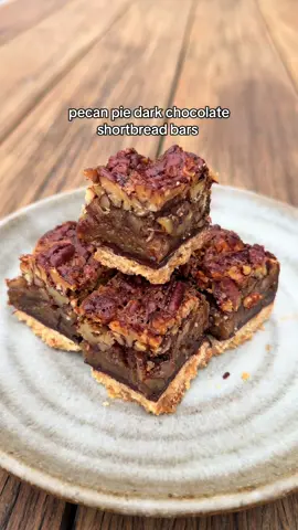 Pecan pie dark chocolate shortbread bars 🥧 #pecanpie #thanksgiving #shortbread #chocolate #EasyRecipes 